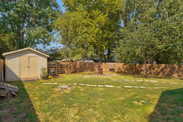 2223 N Roosevelt Avenue, Springfield, MO 65803
