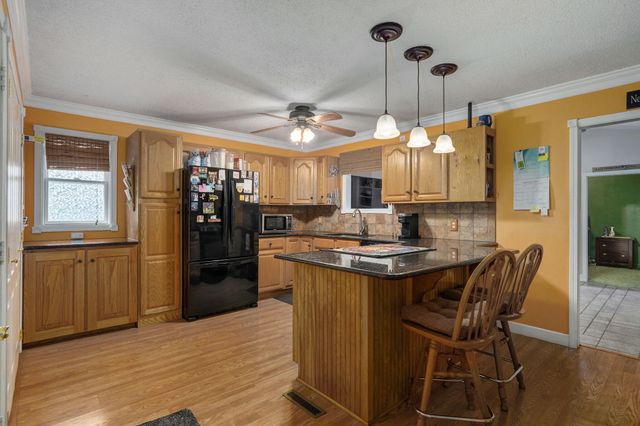 2223 N Roosevelt Avenue, Springfield, MO 65803