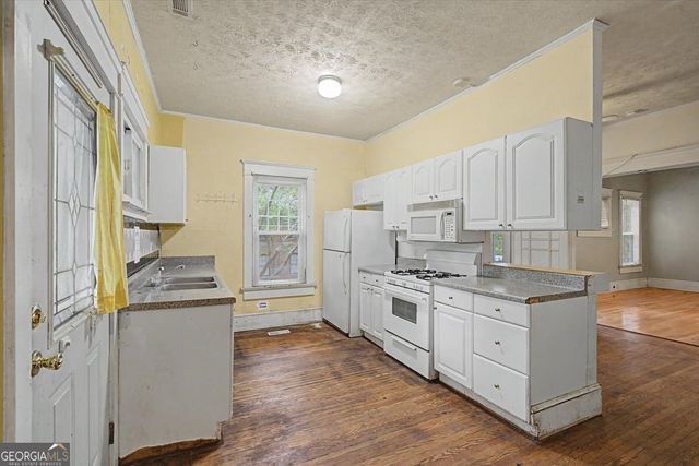 811 Saint Charles Avenue NE, Atlanta, GA 30306