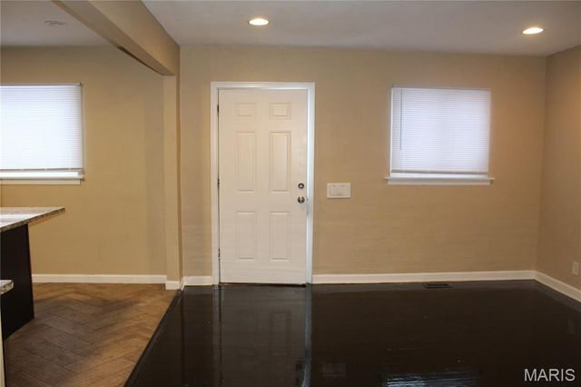 4475 N Taylor Avenue, St Louis, MO 63115