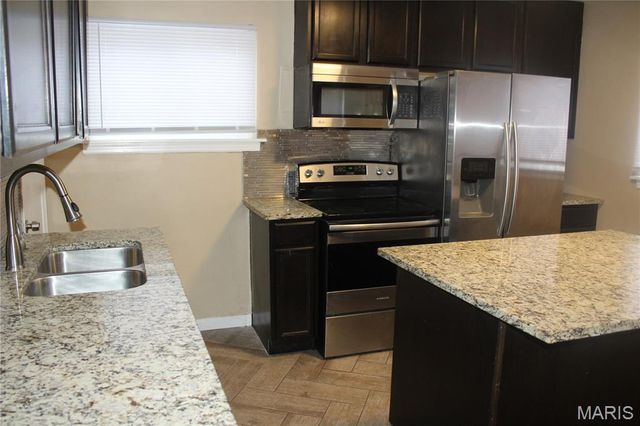 4475 N Taylor Avenue, St Louis, MO 63115