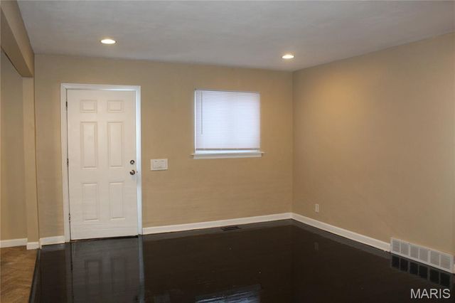 4475 N Taylor Avenue, St Louis, MO 63115