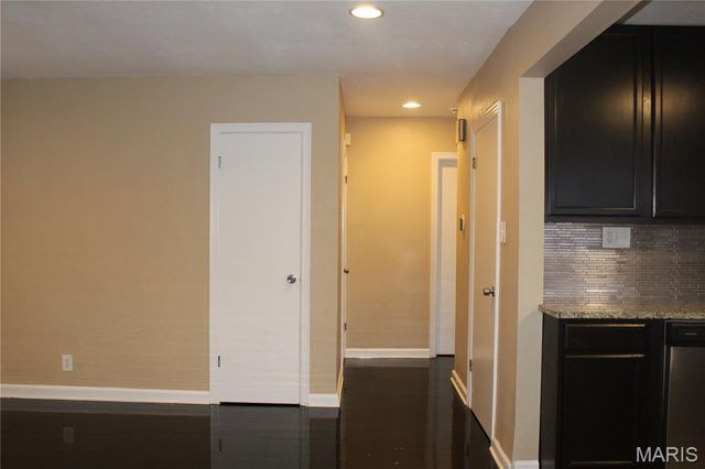 4475 N Taylor Avenue, St Louis, MO 63115