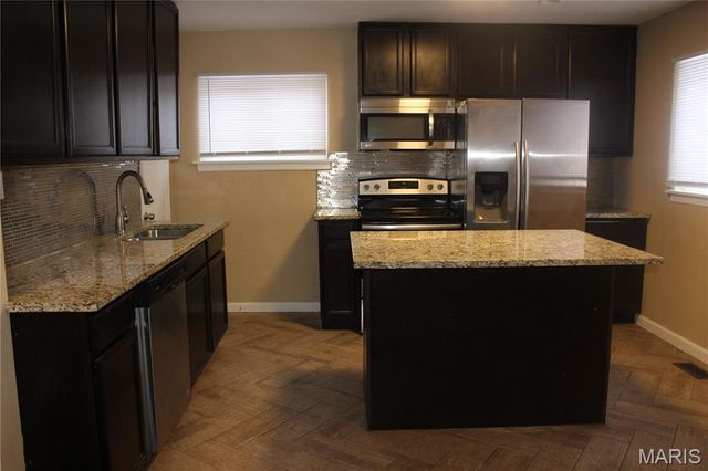 4475 N Taylor Avenue, St Louis, MO 63115