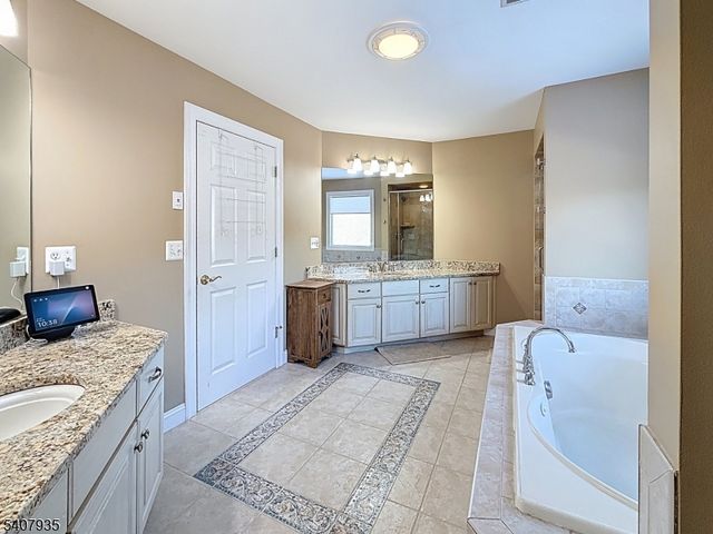 107 Lambert Dr, Sparta Twp., NJ 07871