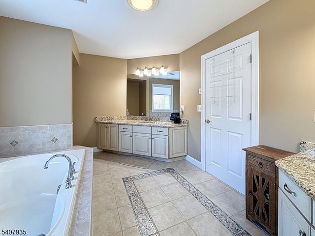 107 Lambert Dr, Sparta Twp., NJ 07871