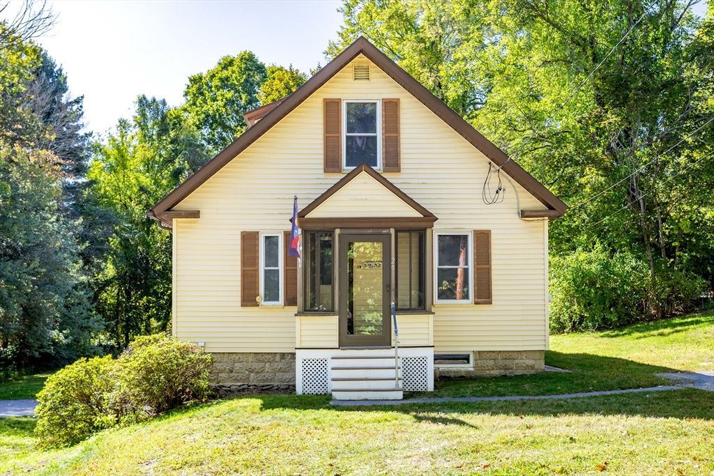 29 West St, Lunenburg, MA 01462