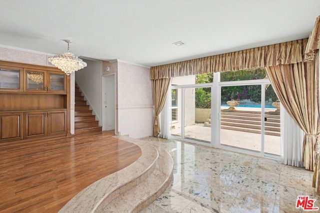 108 N Thurston Avenue, Los Angeles, CA 90049