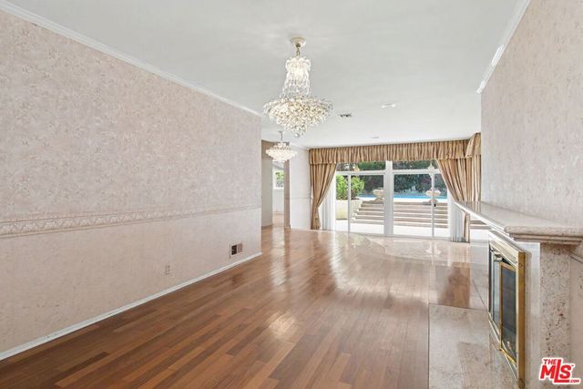 108 N Thurston Avenue, Los Angeles, CA 90049