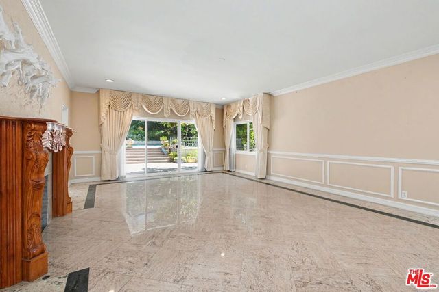 108 N Thurston Avenue, Los Angeles, CA 90049