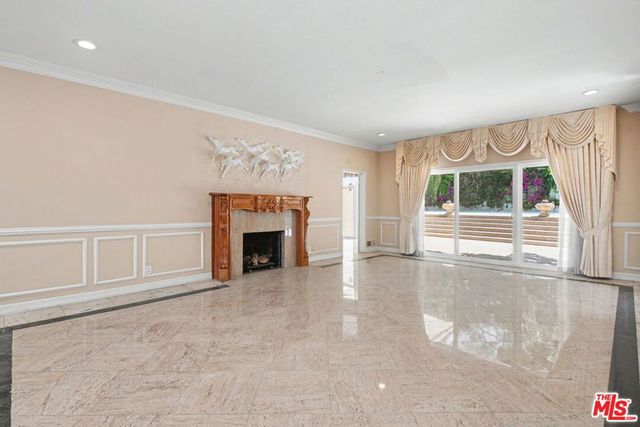 108 N Thurston Avenue, Los Angeles, CA 90049