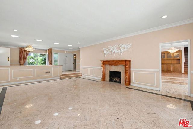 108 N Thurston Avenue, Los Angeles, CA 90049