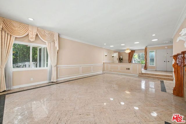 108 N Thurston Avenue, Los Angeles, CA 90049