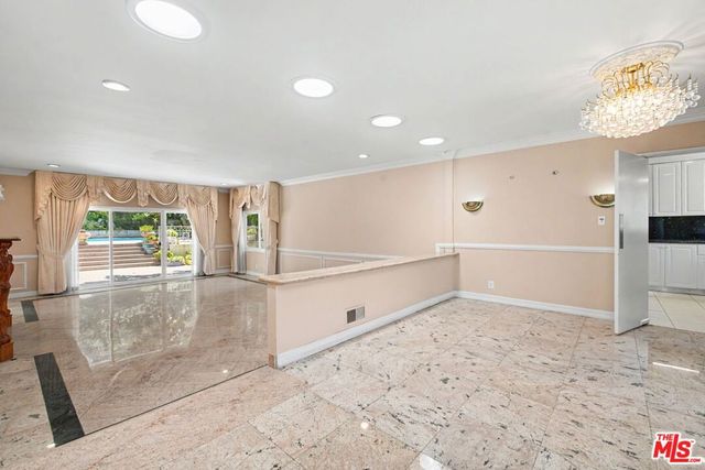 108 N Thurston Avenue, Los Angeles, CA 90049