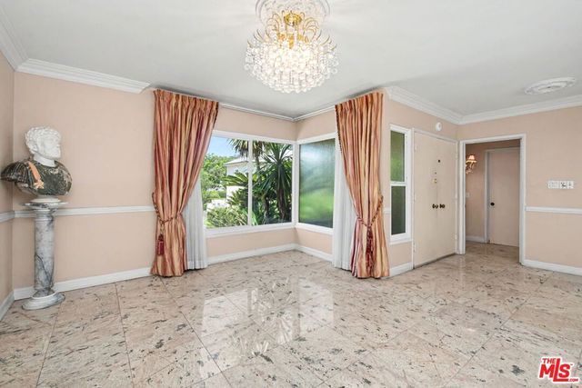 108 N Thurston Avenue, Los Angeles, CA 90049