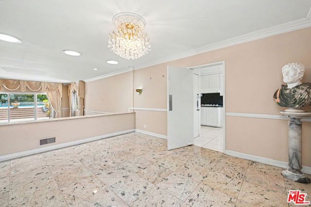 108 N Thurston Avenue, Los Angeles, CA 90049