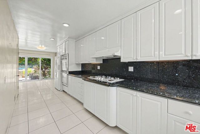 108 N Thurston Avenue, Los Angeles, CA 90049