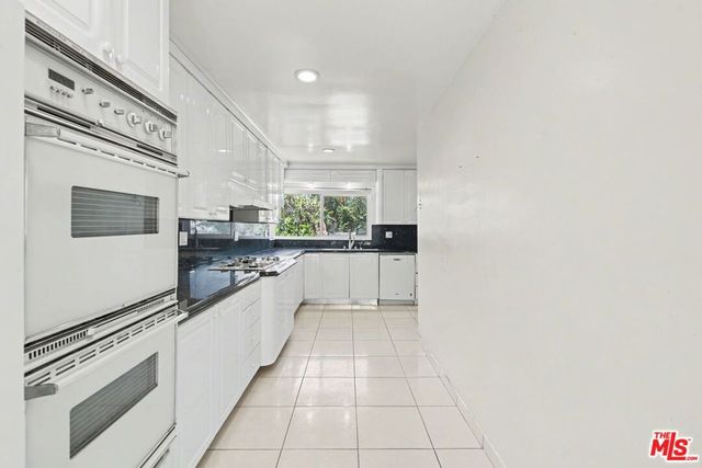 108 N Thurston Avenue, Los Angeles, CA 90049