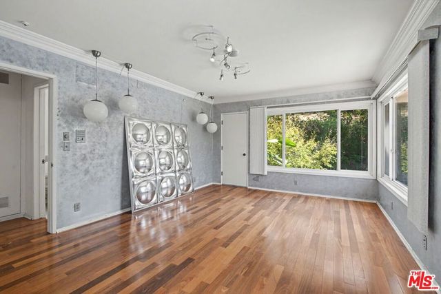 108 N Thurston Avenue, Los Angeles, CA 90049