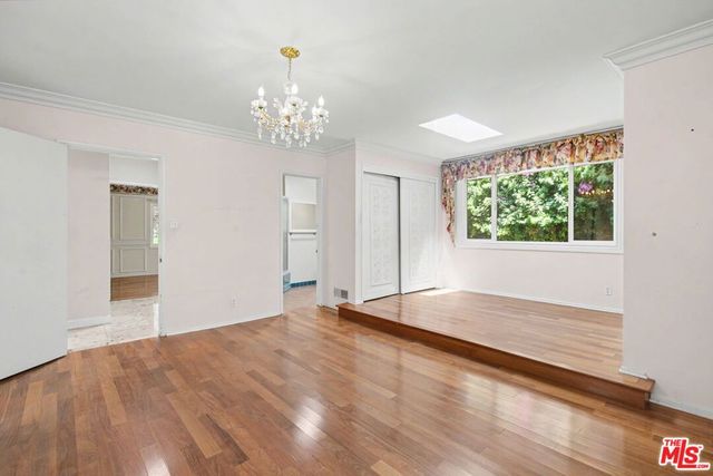 108 N Thurston Avenue, Los Angeles, CA 90049