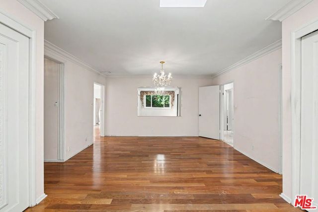 108 N Thurston Avenue, Los Angeles, CA 90049