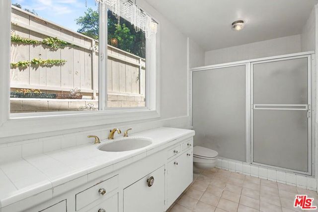 108 N Thurston Avenue, Los Angeles, CA 90049