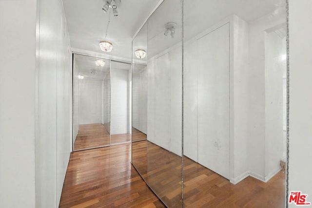 108 N Thurston Avenue, Los Angeles, CA 90049