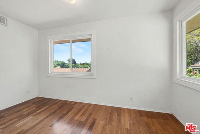 108 N Thurston Avenue, Los Angeles, CA 90049