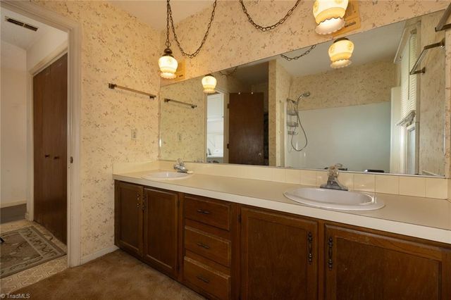 2234 Venus Road, Kernersville, NC 27284