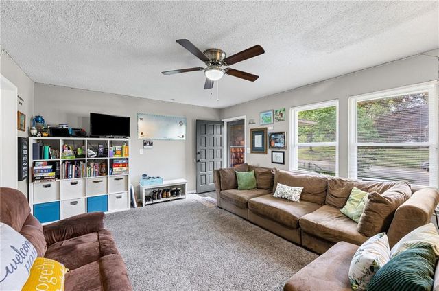 1901 & 1903 SW Skyline Drive, Blue Springs, MO 64015