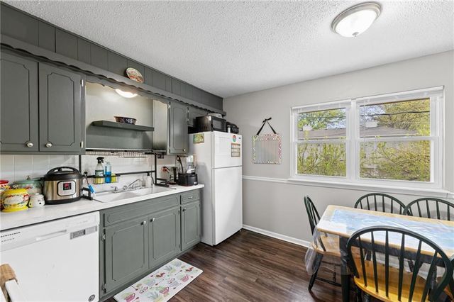 1901 & 1903 SW Skyline Drive, Blue Springs, MO 64015