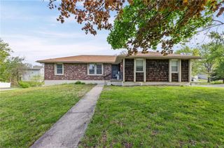 1901 & 1903 SW Skyline Drive, Blue Springs, MO 64015