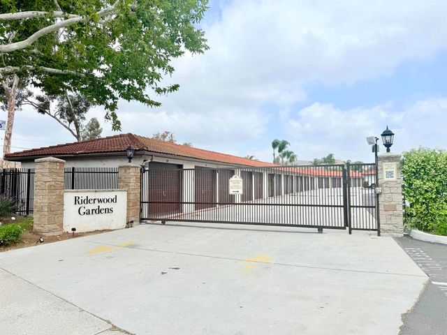 9877 Caspi Gardens Dr 8, Santee, CA 92071