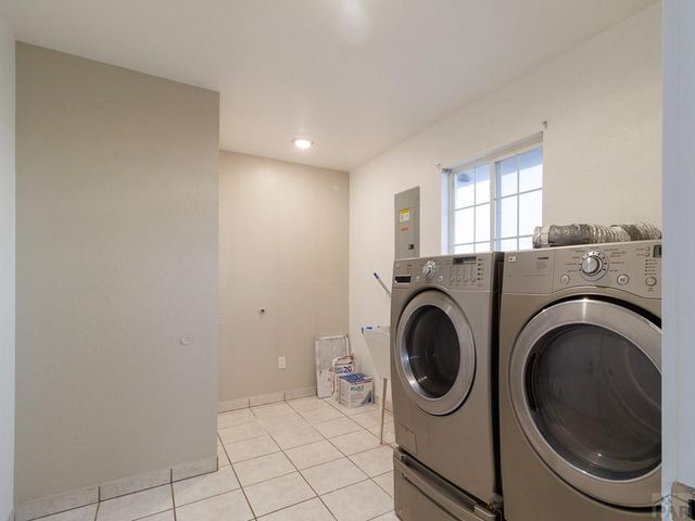 882 N Durango Dr, Pueblo West, CO 81007