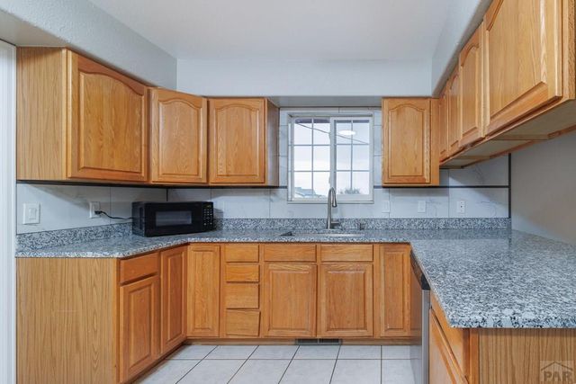 882 N Durango Dr, Pueblo West, CO 81007