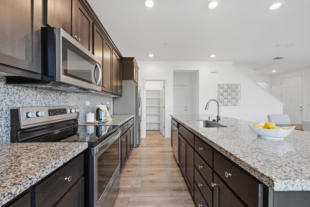 3938 Firestar Way, Sacramento, CA 95834