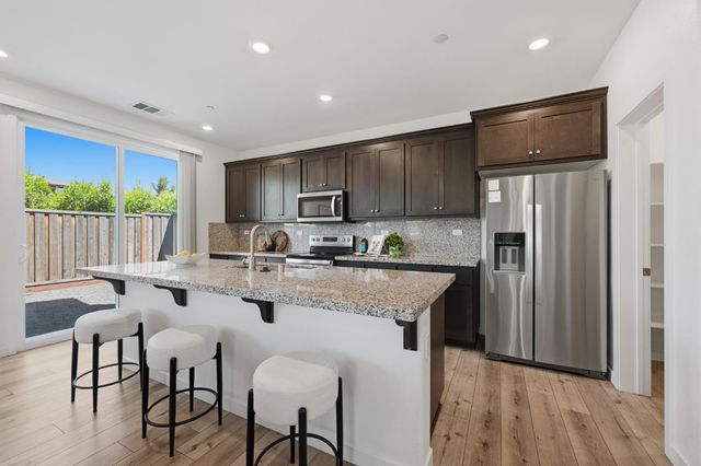 3938 Firestar Way, Sacramento, CA 95834