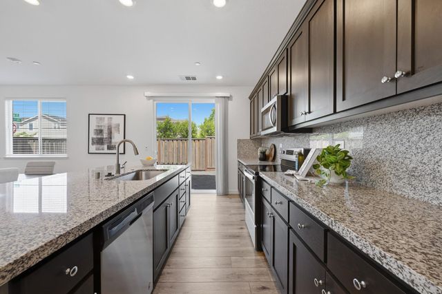 3938 Firestar Way, Sacramento, CA 95834