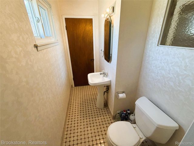 31228 Regal Drive, Warren, MI 48088