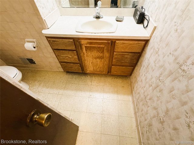 31228 Regal Drive, Warren, MI 48088