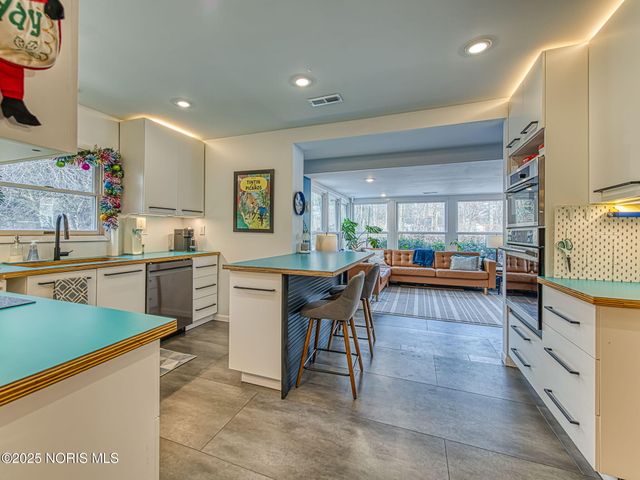 4910 W Sylvania Avenue, Toledo, OH 43623