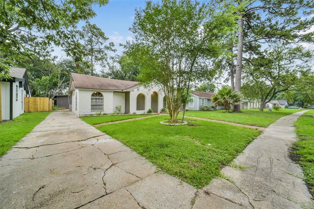 23122 Whispering Willow Drive, Spring, TX 77373