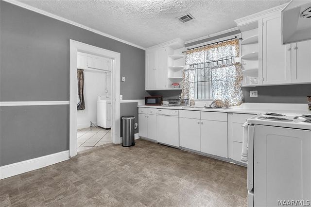 384 Perry Hill Road, Montgomery, AL 36109