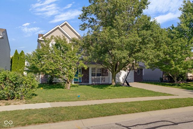 6553 Hunters Ridge S, Zionsville, IN 46077
