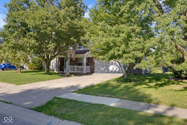 6553 Hunters Ridge S, Zionsville, IN 46077