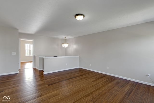 6553 Hunters Ridge S, Zionsville, IN 46077