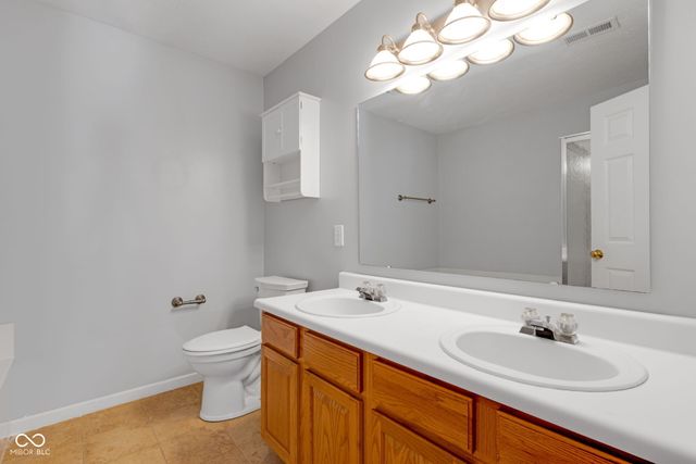 6553 Hunters Ridge S, Zionsville, IN 46077