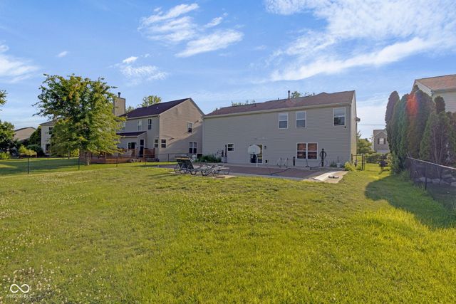 6553 Hunters Ridge S, Zionsville, IN 46077