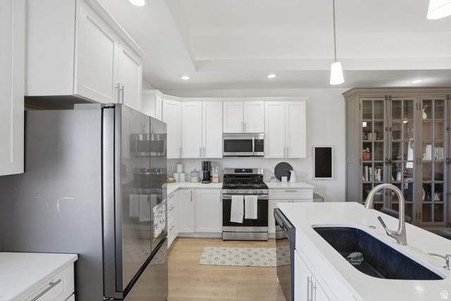 583 E GLENPOINT CT, Stansbury Park, UT 84074