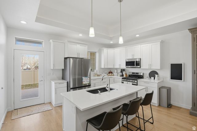 583 E GLENPOINT CT, Stansbury Park, UT 84074